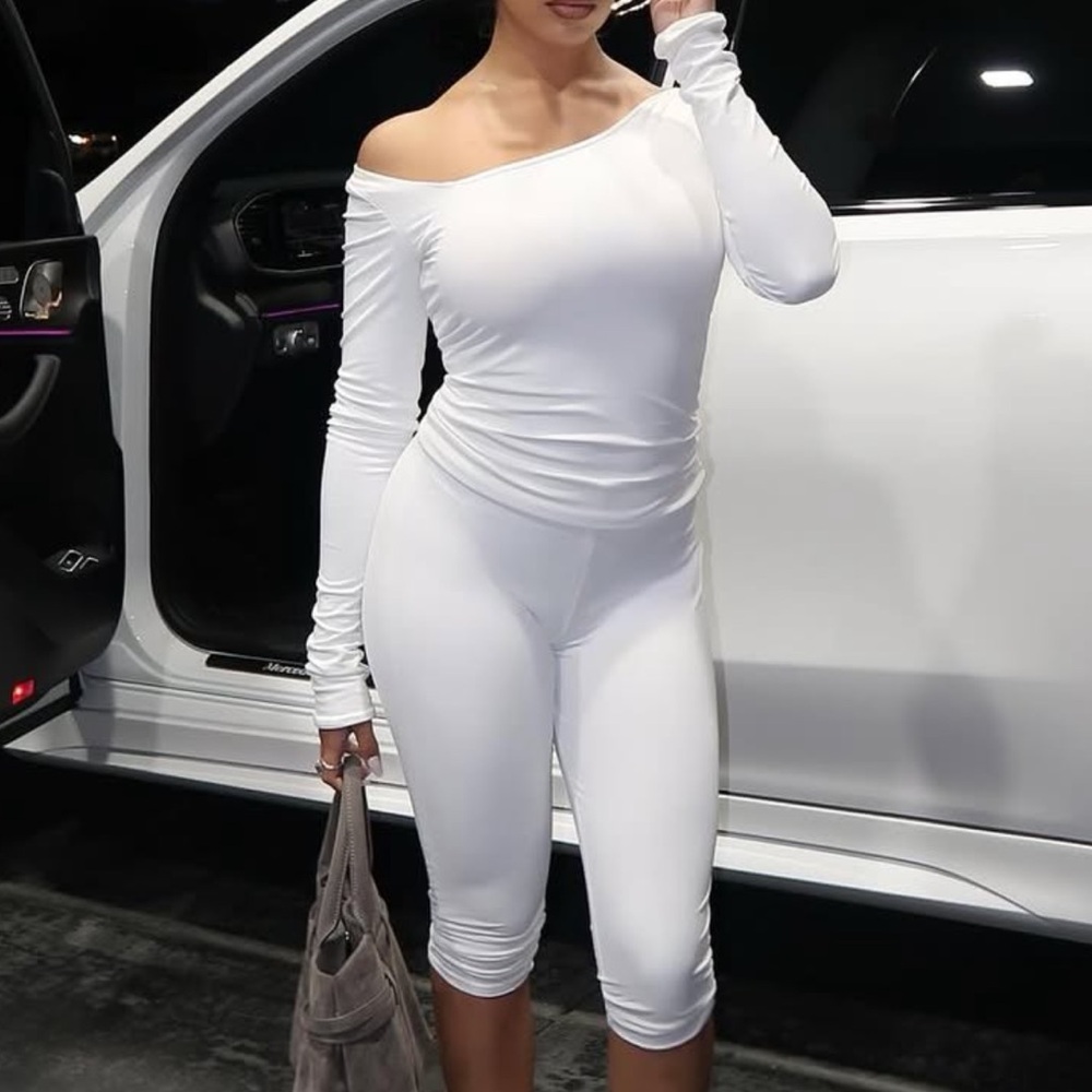 Chic White Off-Shoulder Jumpsuit